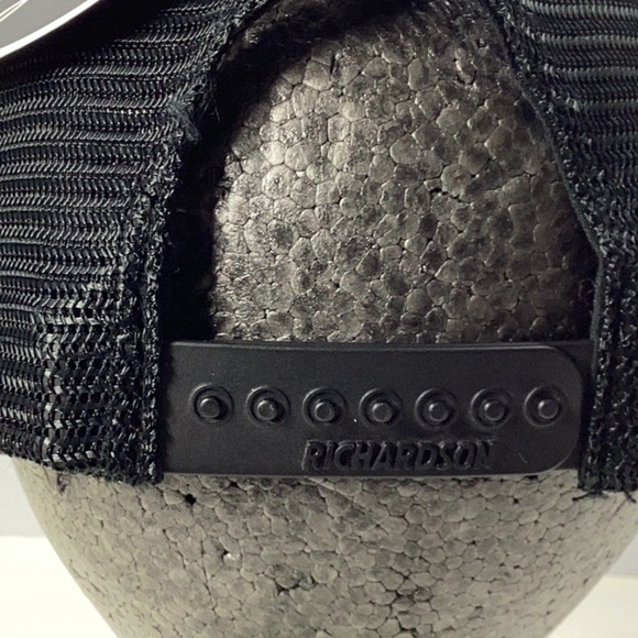 NWT Realtree “Backwoods Mafia” Camouflage and Black Mesh Baseball Cap - Picture 4 of 8